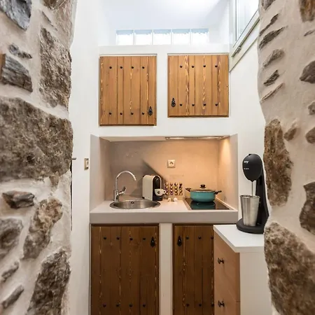 Marina's Traditional Stone House 度假居