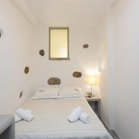 Marina's Traditional Stone House 度假居