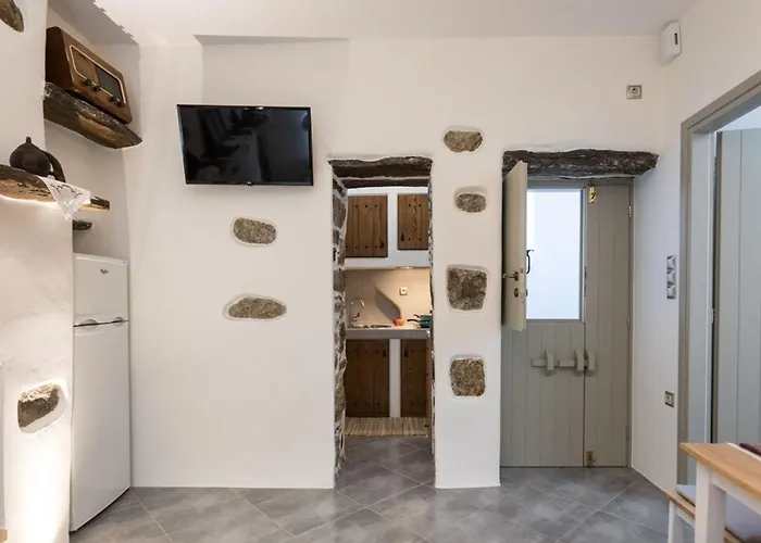 Marina's Traditional Stone House * Kóronosz