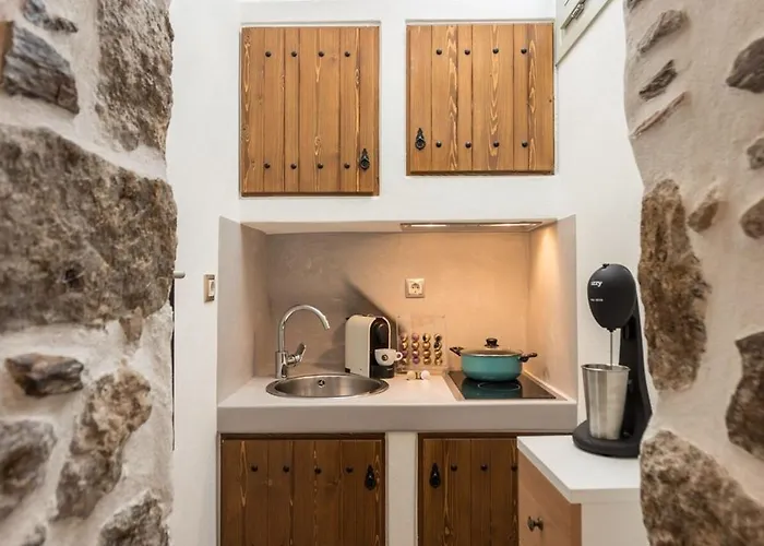 Marina's Traditional Stone House Holiday home